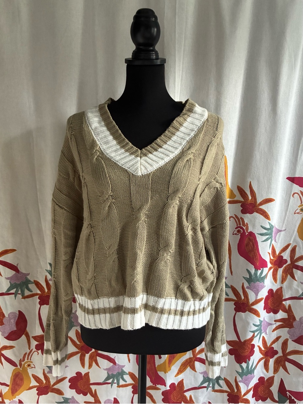 New Rue21 V-Neck Cable Knit Sweater in Olive Green and White Size XL